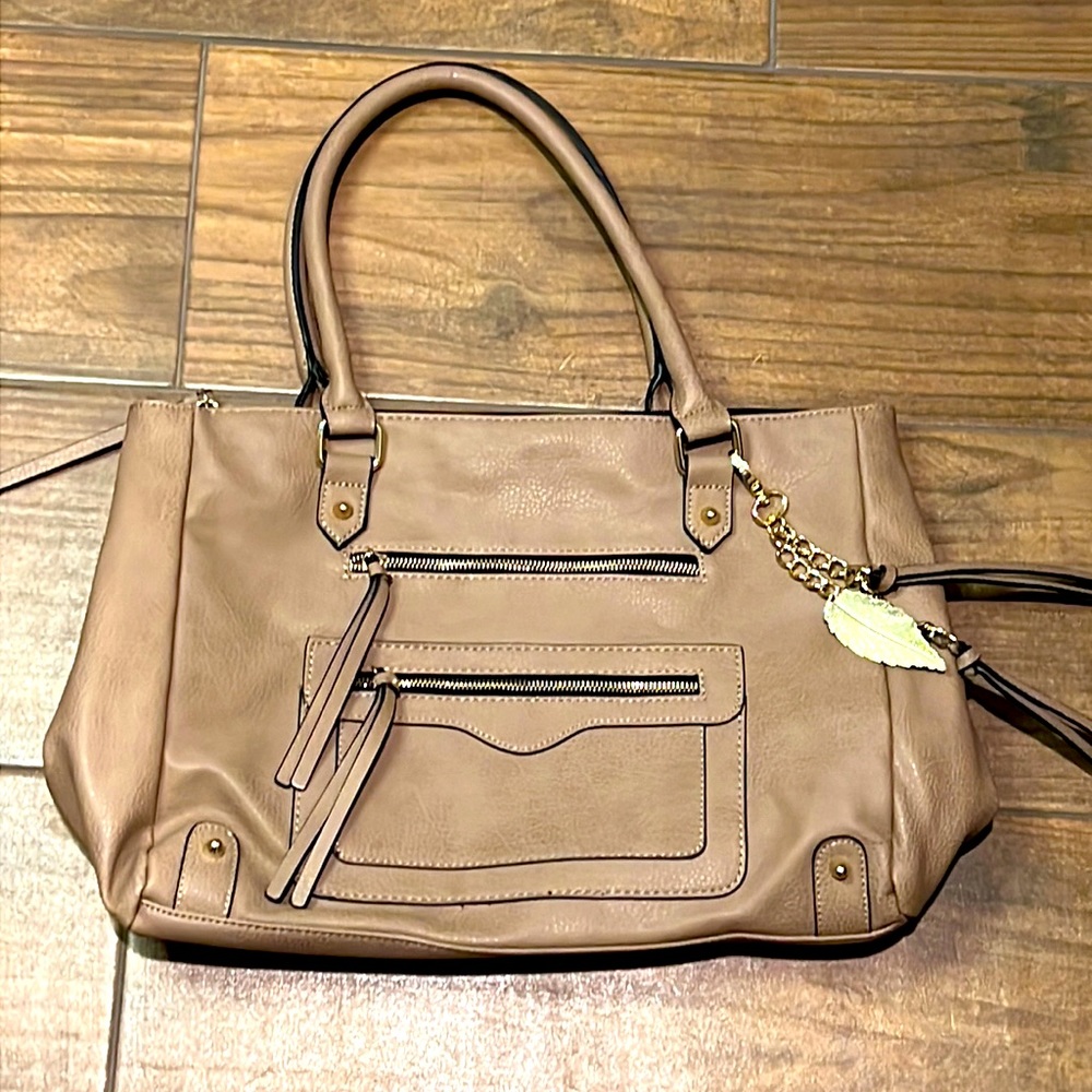 APT. 9 | Tan Purse